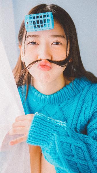 男生手放女生胸上胸会变大吗